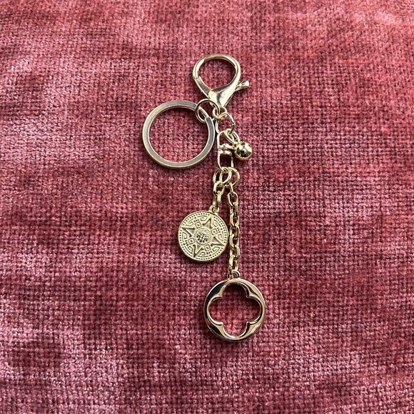 New STAR AND CLOVER Bag Charm Gold Tone⭐ - Picture 3 of 7
